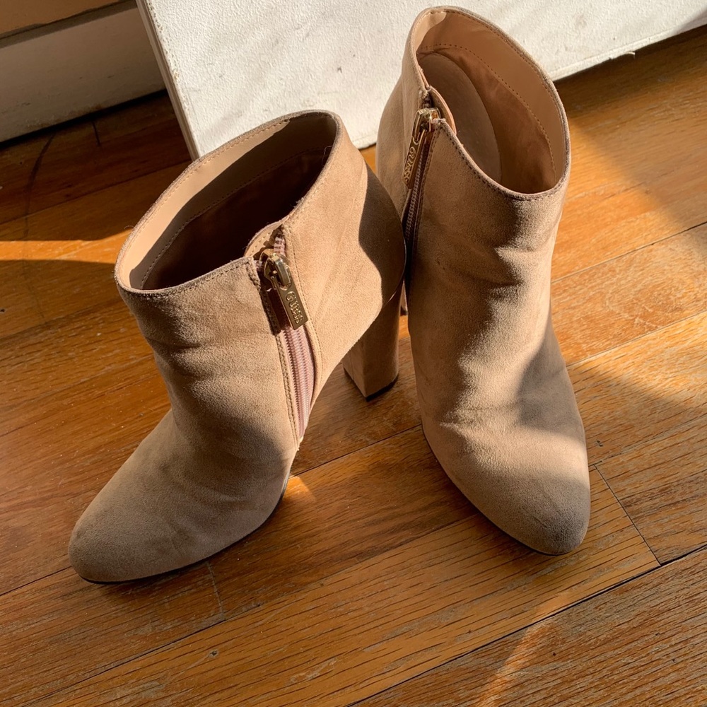 GUESS ANKLE BOOTS
